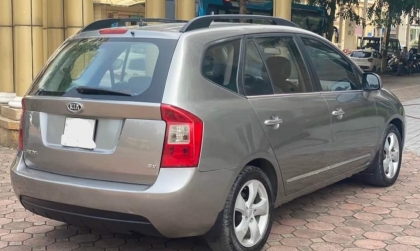 Chạy đường dài xe Kia Carens bị giật, do đâu các bác?